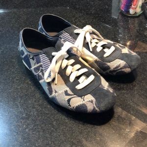 Denim look tennis shoes